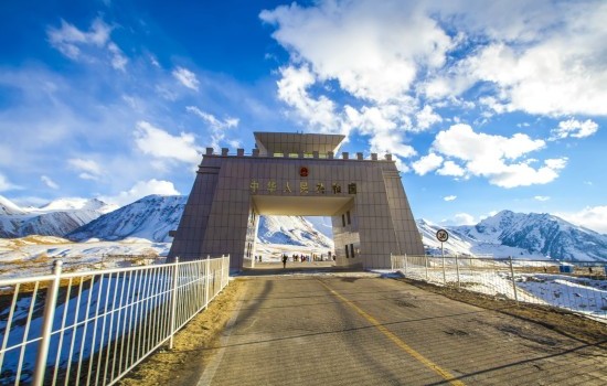 喀什起止&mdash;帕米尔高原白沙湖+木吉火山+盘龙古道+瓦罕走廊+红旗拉普国门+慕士塔格冰川公园 3日全景游